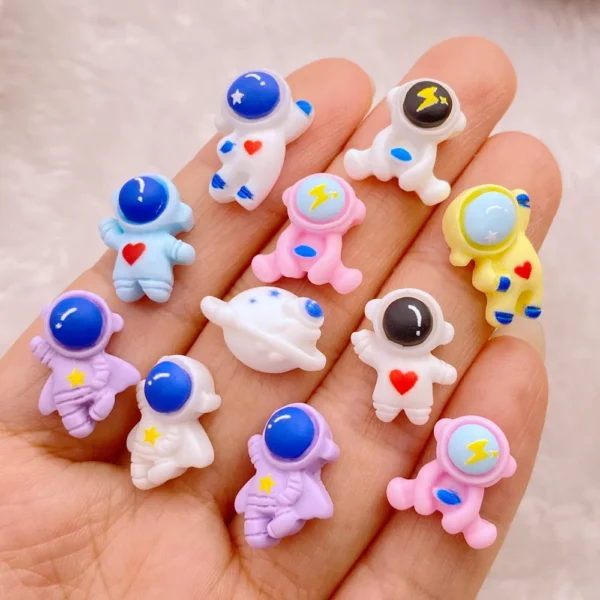 20Pcs New Cute Mini 10-17mm Small Astronaut Series Resin Figurine Crafts Flatback Cabochon Ornament Jewelry Making Hairwear Acce