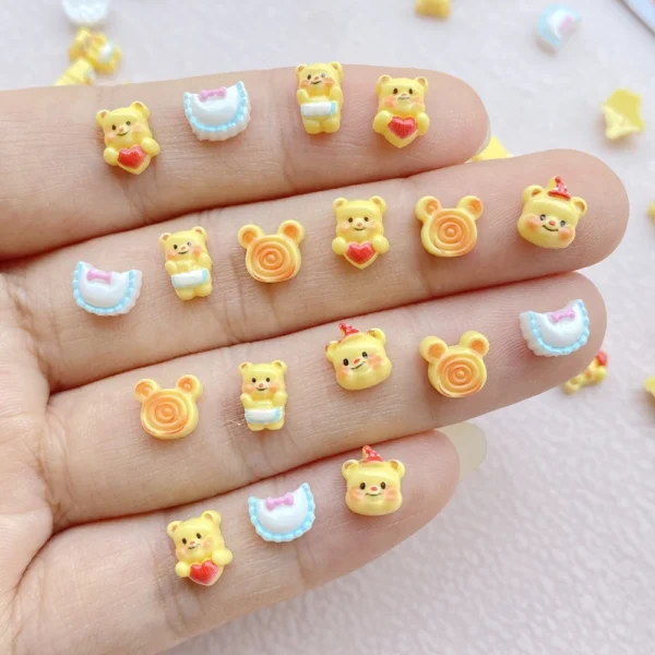 100Pcs New Cute Mini Resin Cartoon Yellow Bear Flat Back Ornament Jewelry Making Manicure Hairwear Accessorie