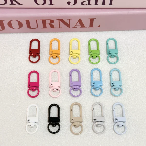 Candy-colored metal door buckle, painted rotating key chain, spray-painted dog buckle, colorful u-shaped buckle hook, bag pendant accessories