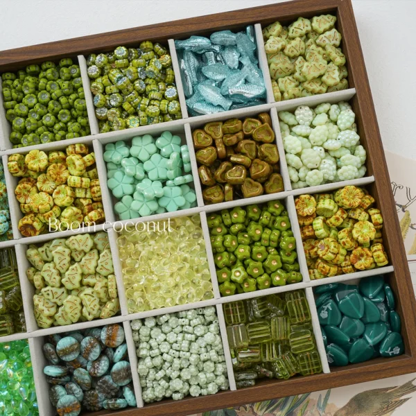 [Green] Imported Czech beads, glass, Picasso beads, DIY handmade materials, beaded bracelets and necklace accessories