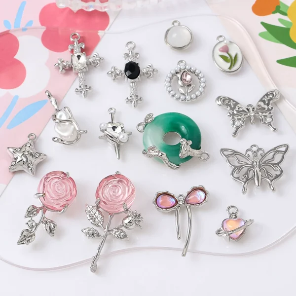 Retro sweet and cool girly rose bow pendant DIY jewelry accessories handmade material alloy necklace pendant