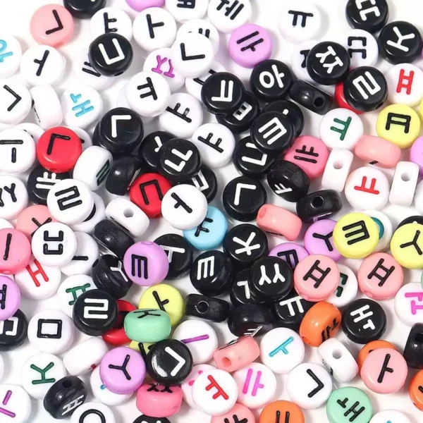100pcs 7mm Mix Korean Alphabet Letters Acrylic Round Korea Loose Beads For Jewelry Making DIY Bracelet Necklace Accessories