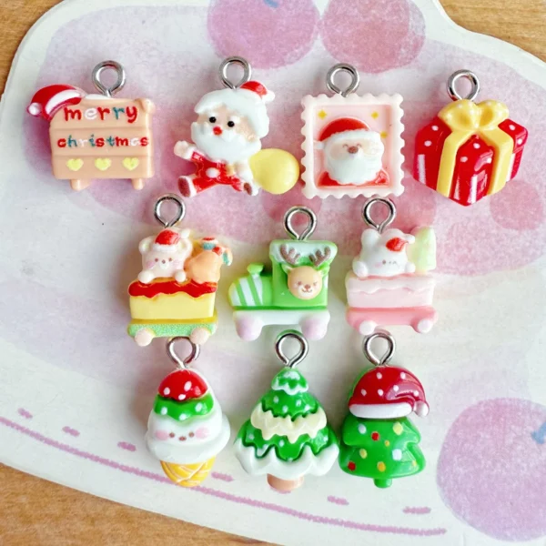 10pcs mini 11*10mm Christmas gift resin pendant diy handmade resin accessories making for Necklace bracelet keychain Bag pendant