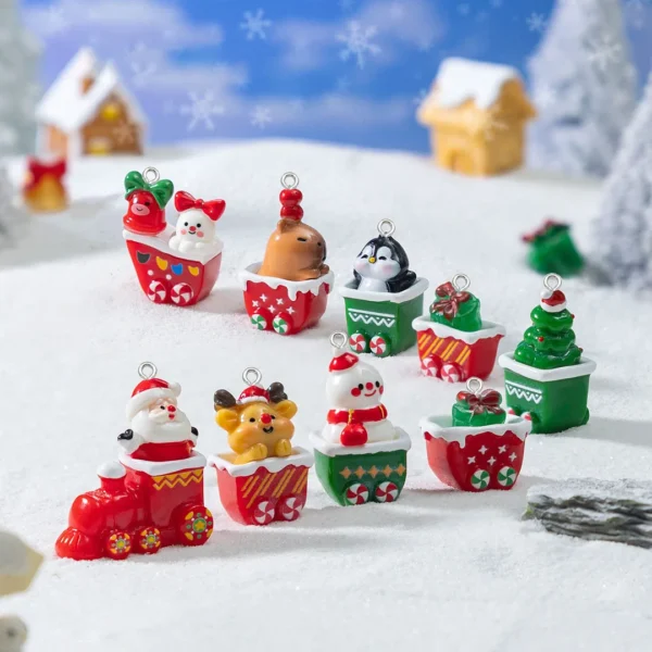 10pcs Christmas snowman elk bobsleigh mini resin jewelry pendant diy3D Glossy micro-landscape desktop Small Decorative item